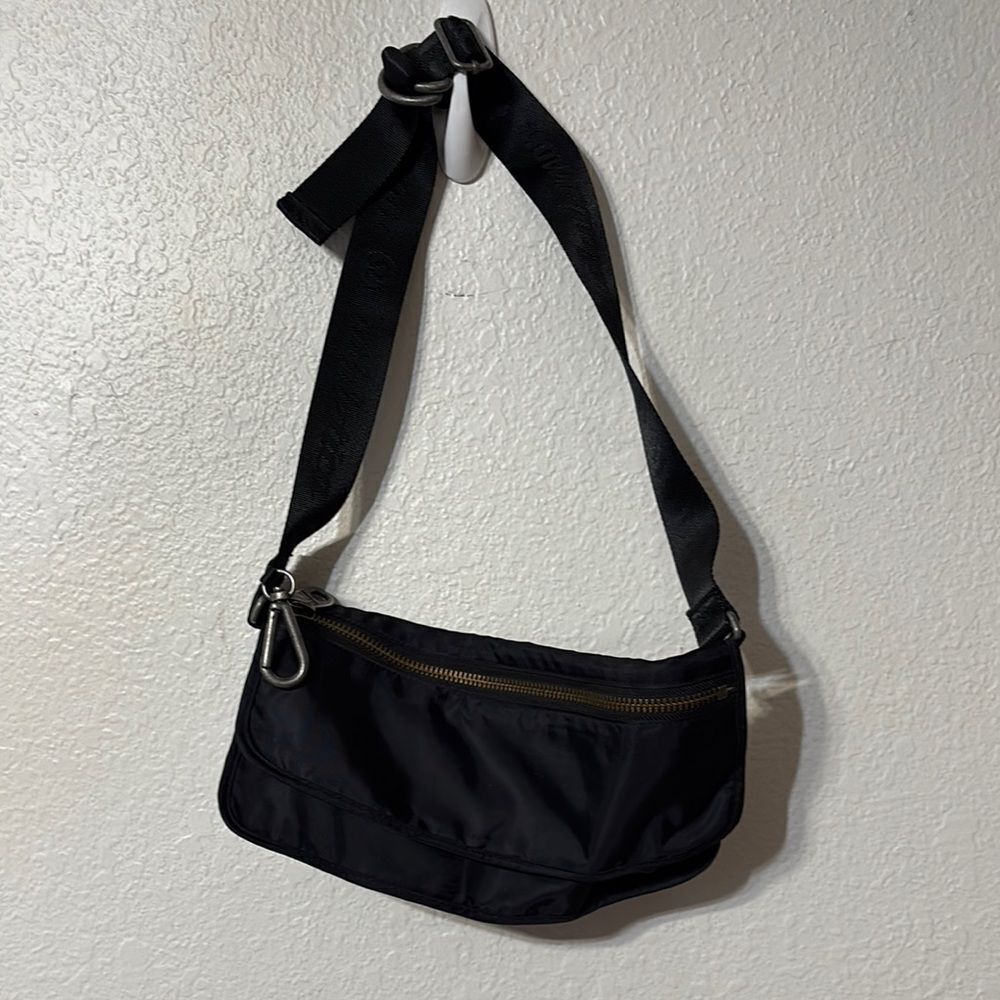 Lululemon Travel Pooch Belt Bag